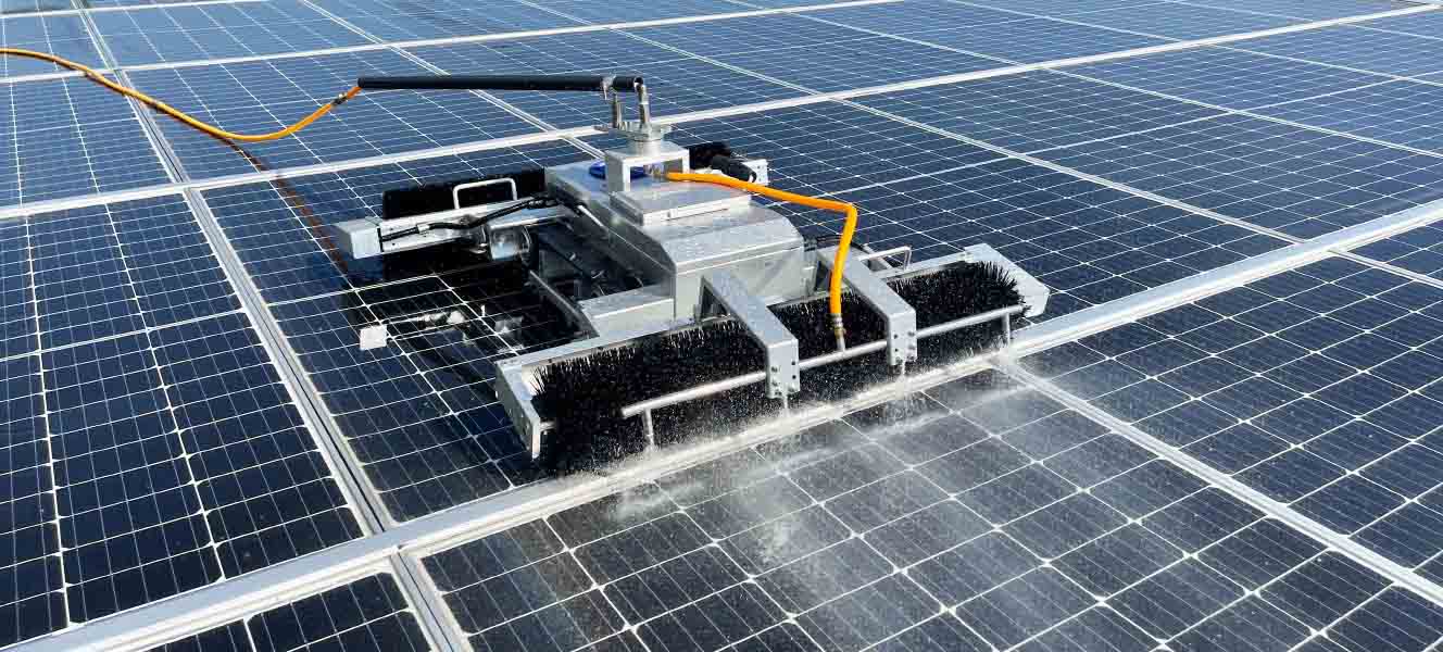 робот для очистки солнечных батарей