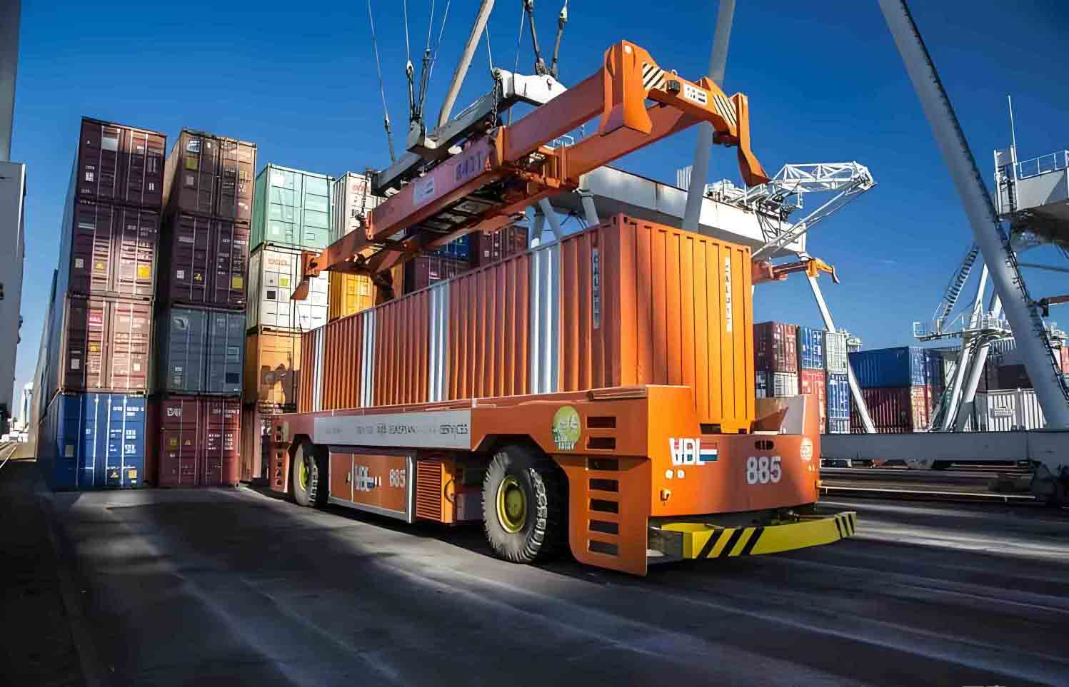 cargo carrying robot