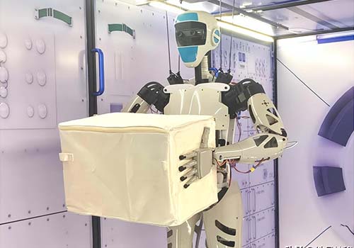 Китайская космическая станция будет оснащена роботами-гуманоидами, которые смогут защищаться с помощью оружия. Как это по сравнению с Оптимусом Праймом Теслы?
