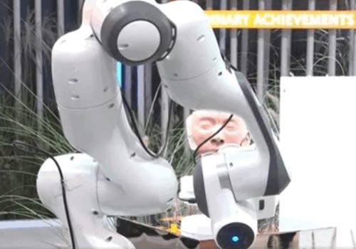 «Автомобильный робот» и «Робот-манипулятор для отбора проб нуклеиновых кислот» переопределяют методы обслуживания