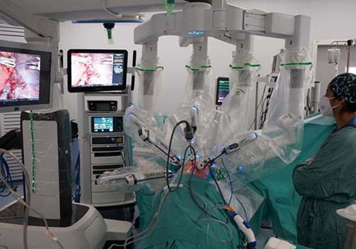 Не перерезая ребра, испанские хирурги впервые в мире провели роботизированную трансплантацию легких